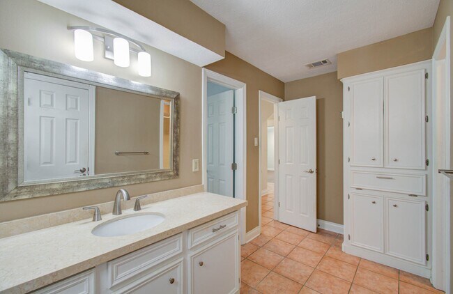 Building Photo - 16209 Wall St