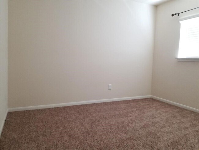 Building Photo - 1718 Claremont Garden Cir
