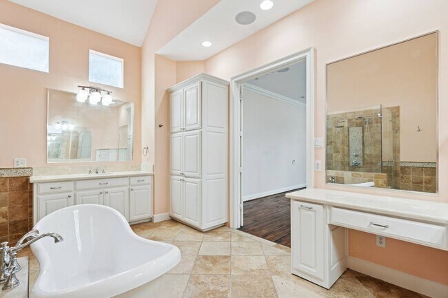 Building Photo - 1705 S Cottonwood Valley Cir