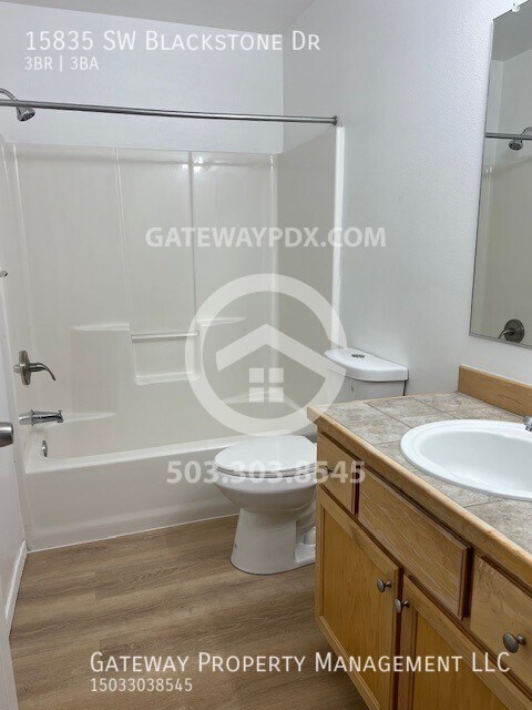 Building Photo - 15835 SW Blackstone Dr