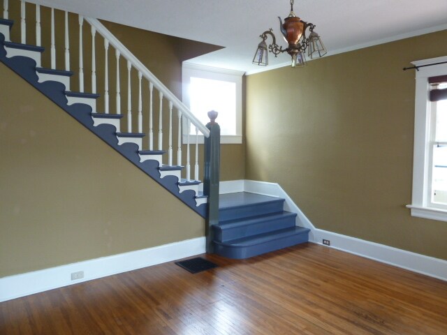 Building Photo - 1319 NE AINSWORTH STREET