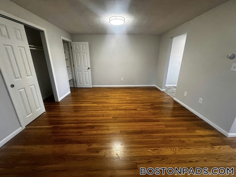 Building Photo - 52 Mill St