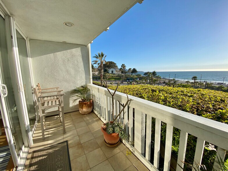 Stunning ocean views - 665 The Village