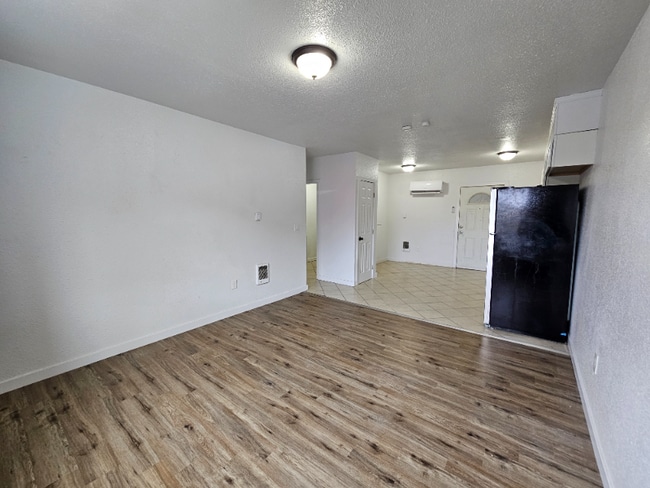 Building Photo - 318 N Tower Ave