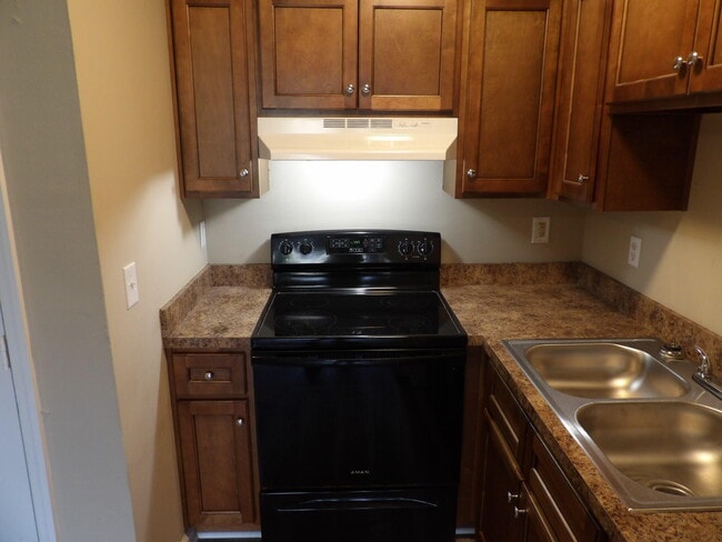Building Photo - 35 Ashwood Ct