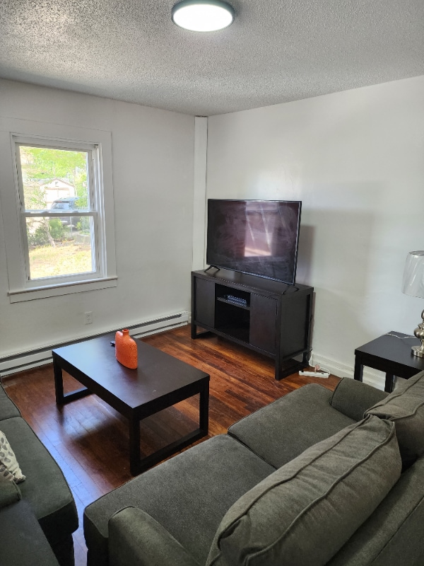 Building Photo - 302 Laurel Hill Ave
