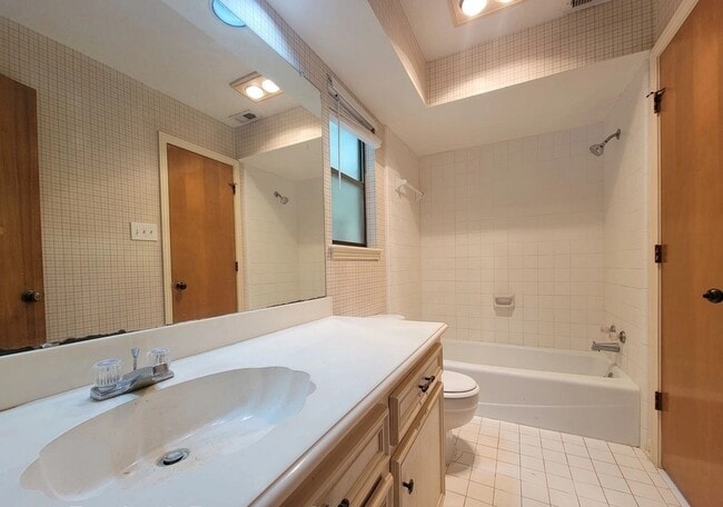 Building Photo - 2810 Thorne Creek Ln