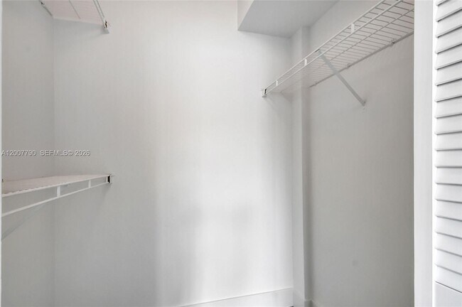 Building Photo - 7808 Sonoma Springs Cir