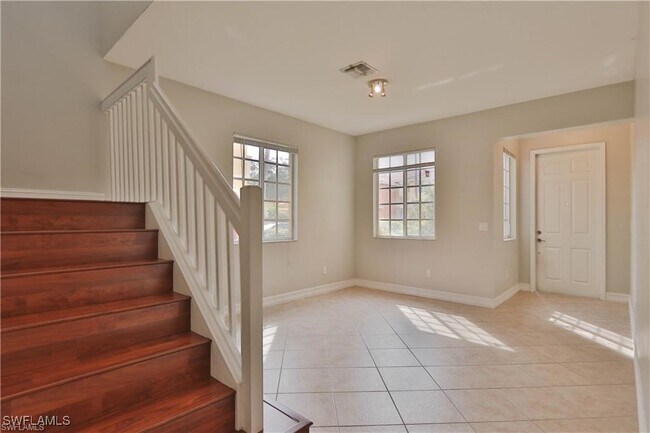 Building Photo - 10170 Tin Maple Dr