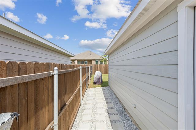 Building Photo - 7408 Bluebell Ln