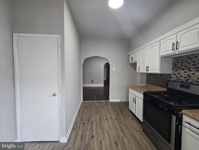 Building Photo - 4528 N 16th St