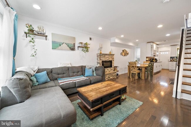 Building Photo - 1214 S Bonsall St