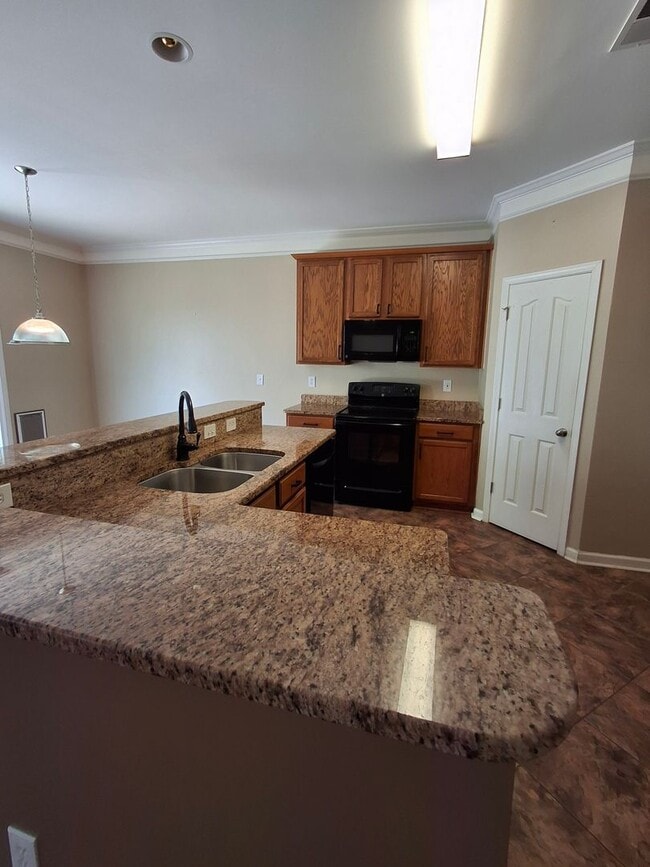 Building Photo - Beautiful 3-Bedroom Home with Bonus Room i...