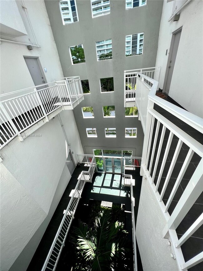 Building Photo - 1650 Brickell Ave