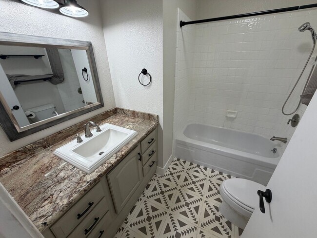Building Photo - 3 Bedroom | 2 Bathroom | Single-Family Home in Sacramento