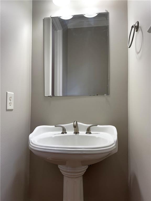 Building Photo - 889 Lenox Ct NE