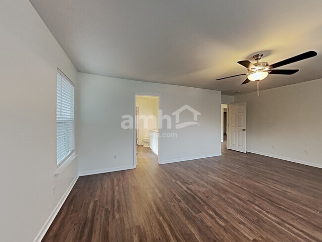 Building Photo - 407 Howell Crossing