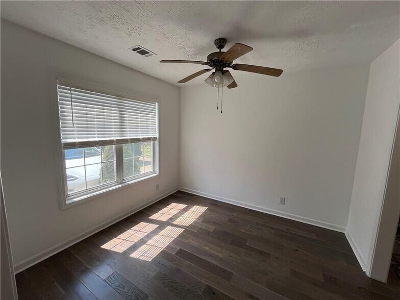 Building Photo - 678 Arbour Way