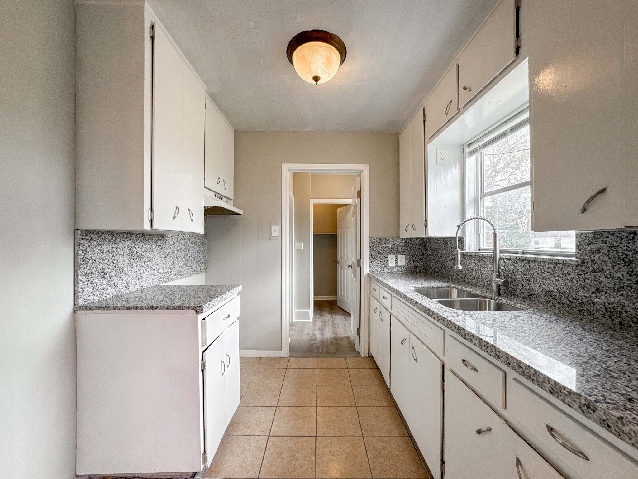 Building Photo - 1122 N Natchez Dr