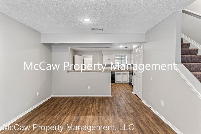 Building Photo - 2 br, 2 bath House - 210 Rolston Rd. Unit 4
