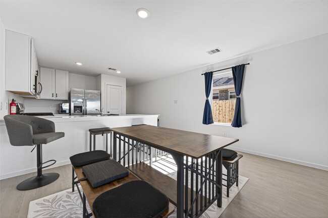 Building Photo - 28923 Great Cyn Dr