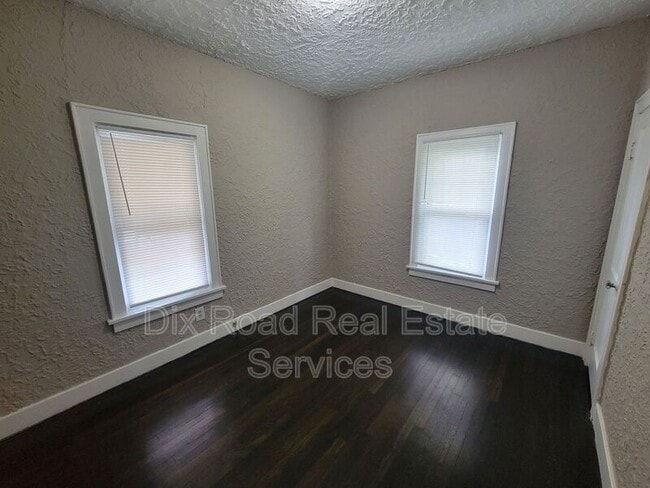 Building Photo - 1618 Dix Rd