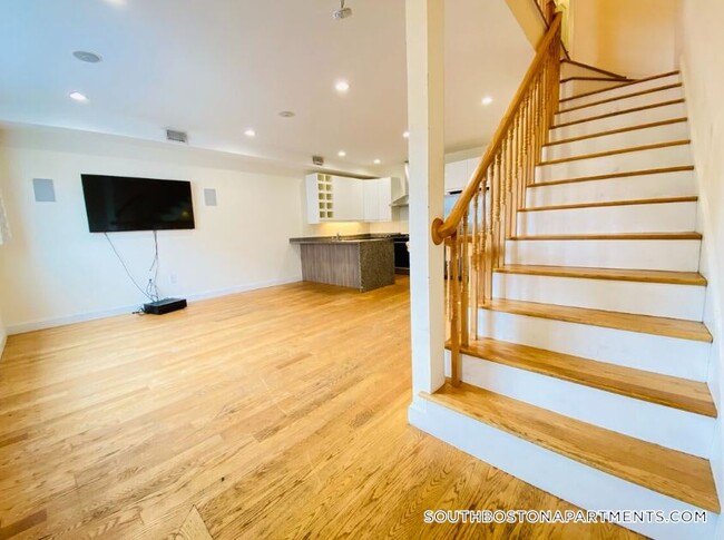 Building Photo - 275 Dorchester Ave