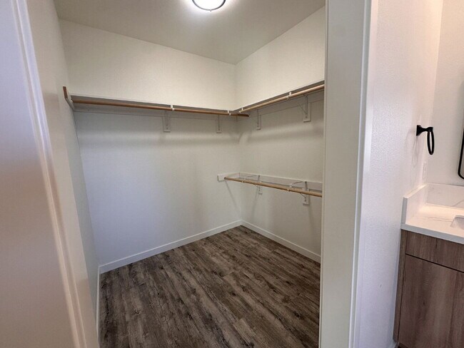 Building Photo - 20611 Independence Way