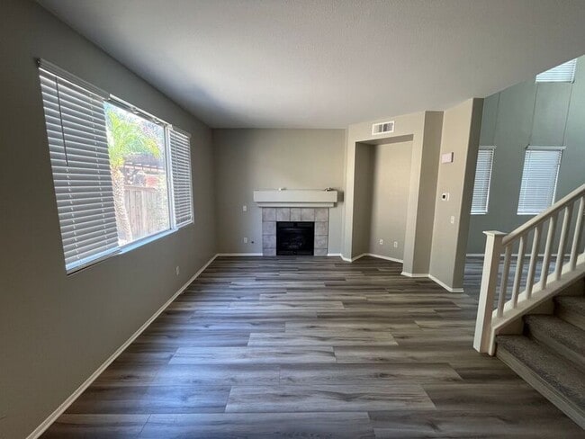 Building Photo - 42114 Acacia Way