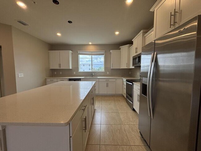 Building Photo - 8656 Waksman Pl