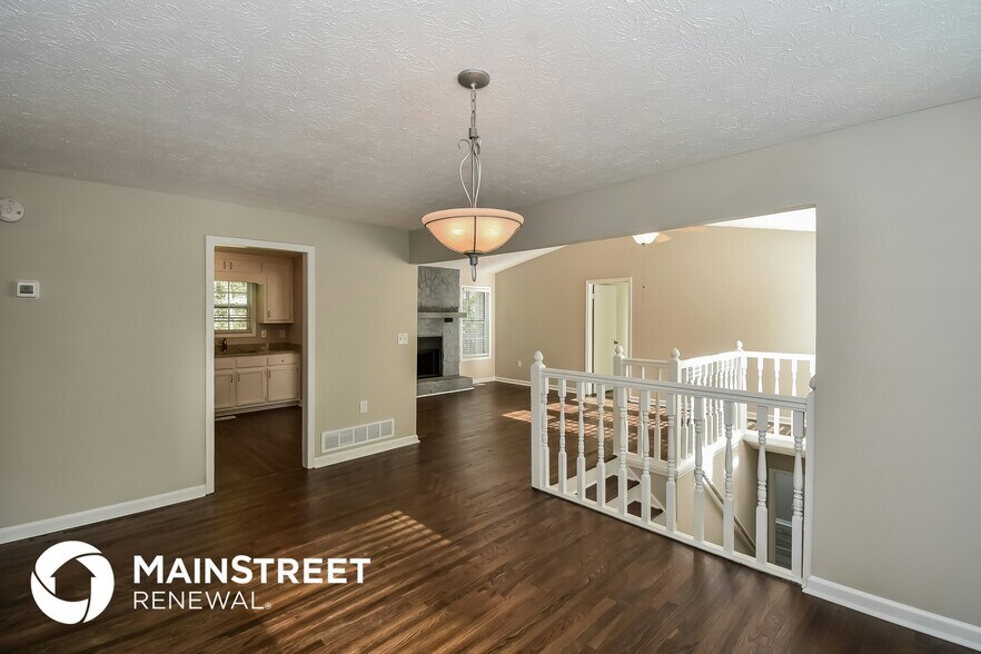 Building Photo - 4006 Oak Stone Dr