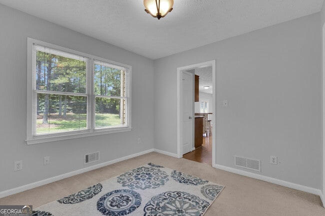 Building Photo - 115 Rockhurst Chase