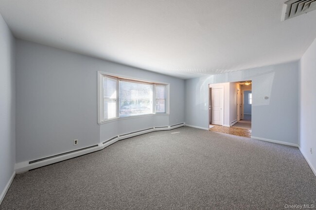 Building Photo - 831 Sycamore Ave