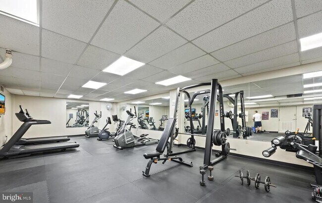 Building Photo - 4600 Duke St