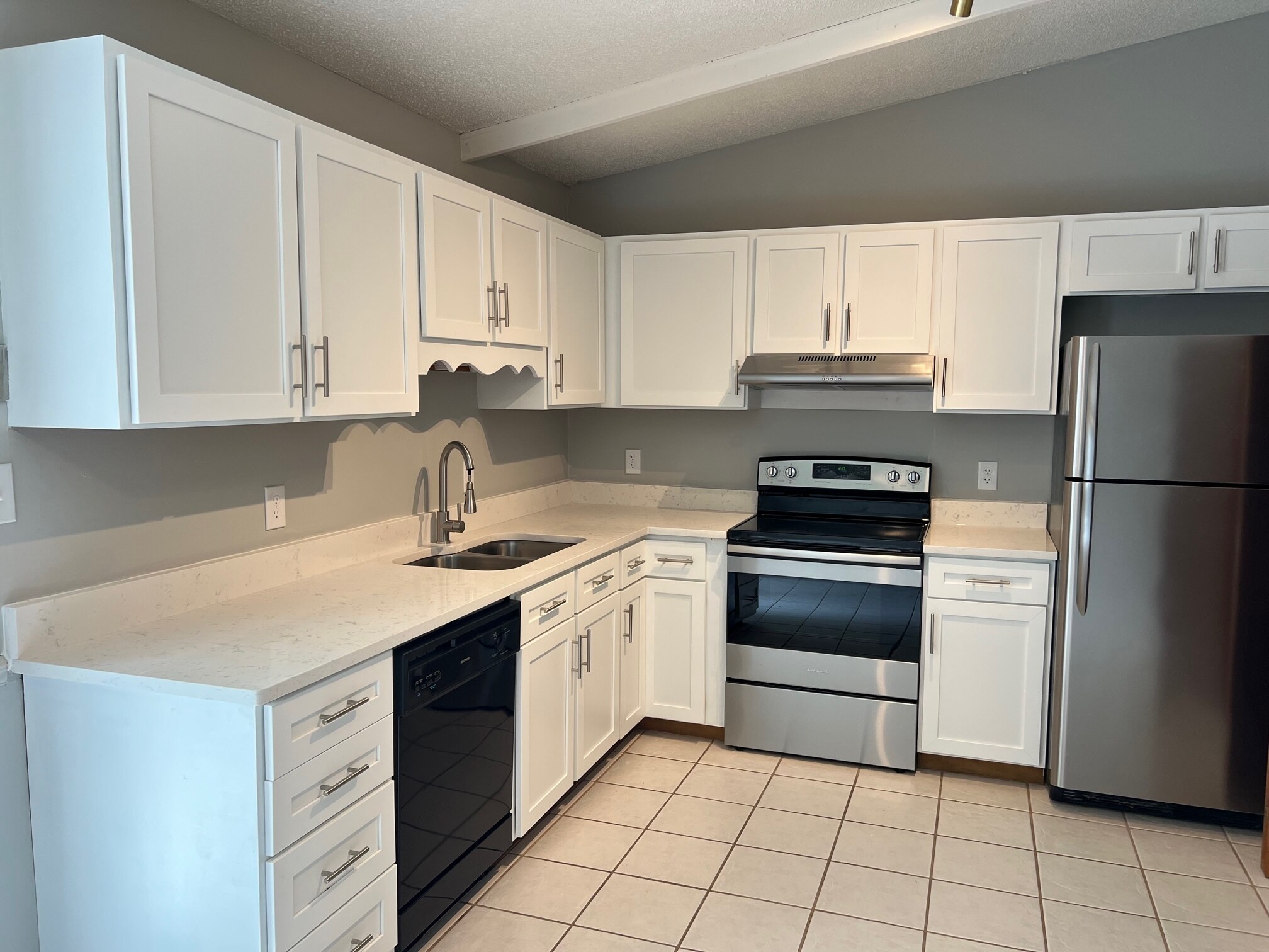 Newly Renovated Kitchen - 116 Lookout Dr