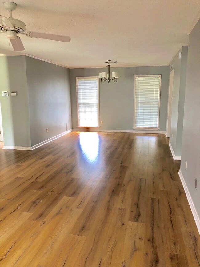 Building Photo - 1345 Zephyr Hills Dr