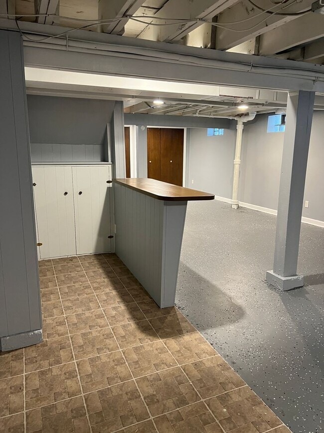 Building Photo - 3 Bedroom 2 Bathroom House in Lansing !!!!...
