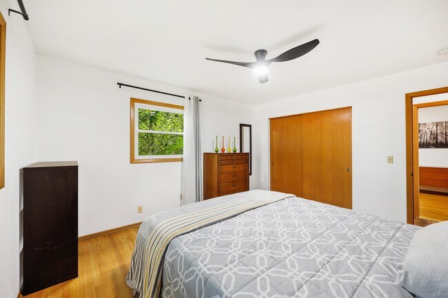 Building Photo - 2728 Florann Dr