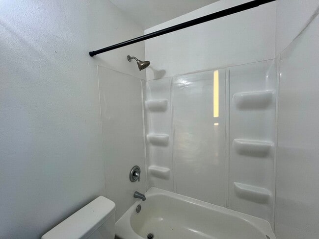 Building Photo - 3 Bed 1 Bath Single Family Home in Wausau - Now offering a 6 MONTH lease opportunity!