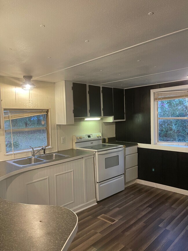 Building Photo - 2315 Geri Ann Ln