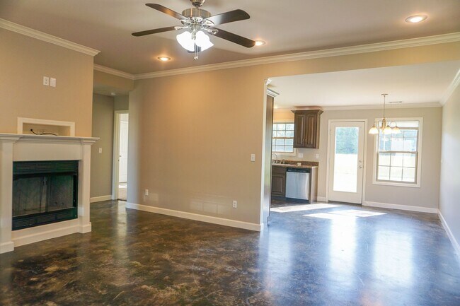 Building Photo - 233 CR 416