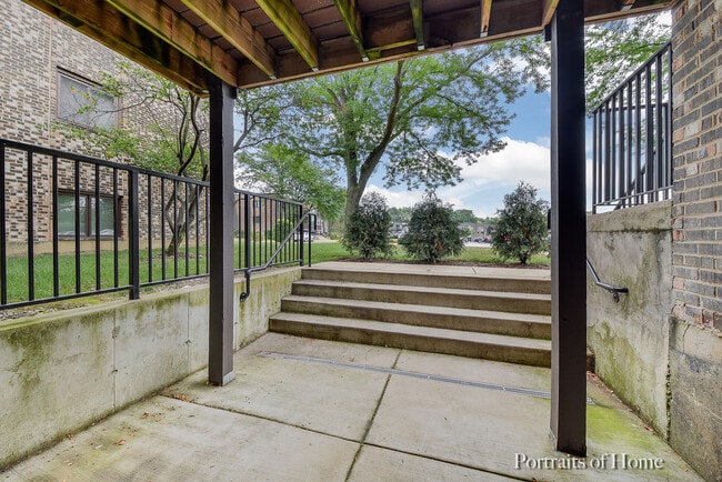 Building Photo - 1462 Stonebridge Cir