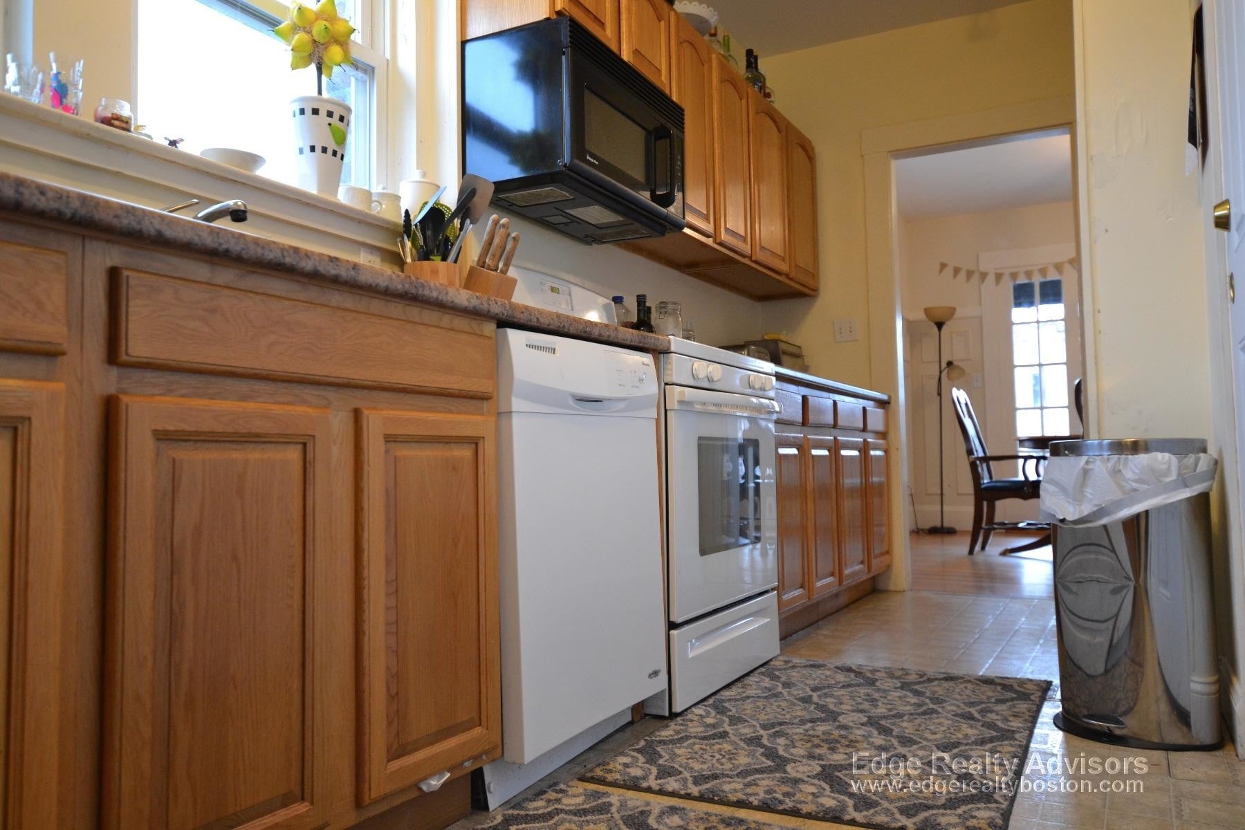 Building Photo - 209 Chestnut Hill Ave