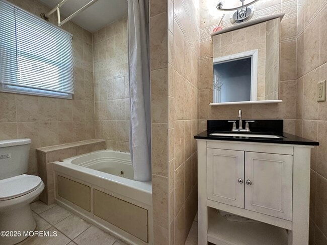 Building Photo - 208 15th Ave