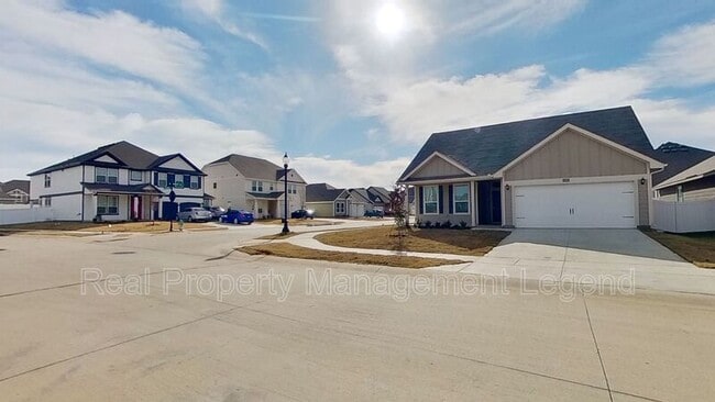 Building Photo - 8998 Fair Oaks Dr