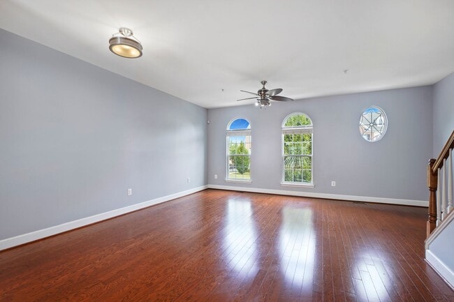 Building Photo - 3 BEDROOM, 4 BATHROOM TOWNHOME AVAILABLE MARCH 15th SUMMERFIELD RESIDENCES AT VICTORY PROMENADE!