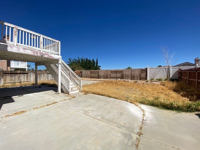 Building Photo - 1903 Coral Ct