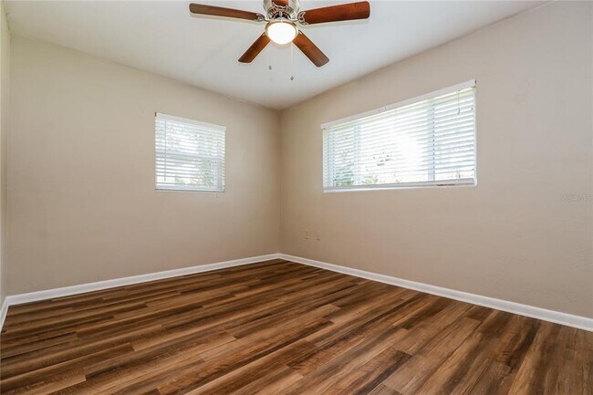 Building Photo - 7149 Wedgewood Dr