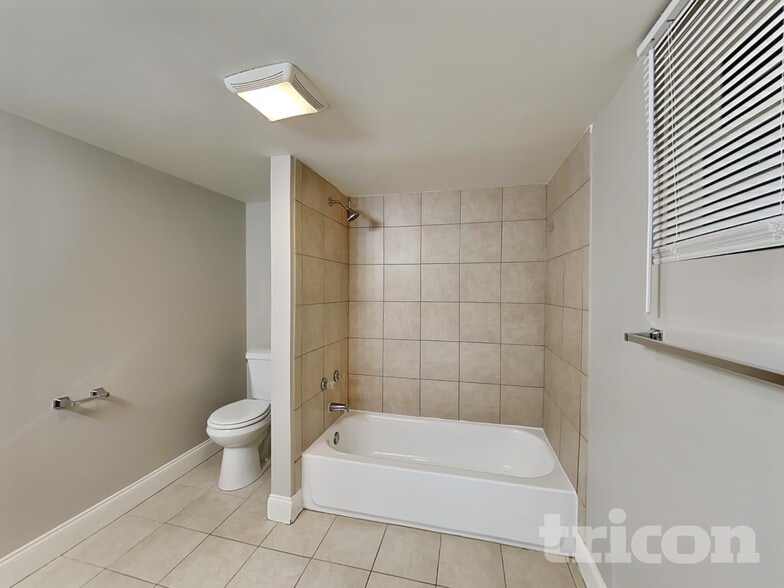 Building Photo - 350 Waycross Dr