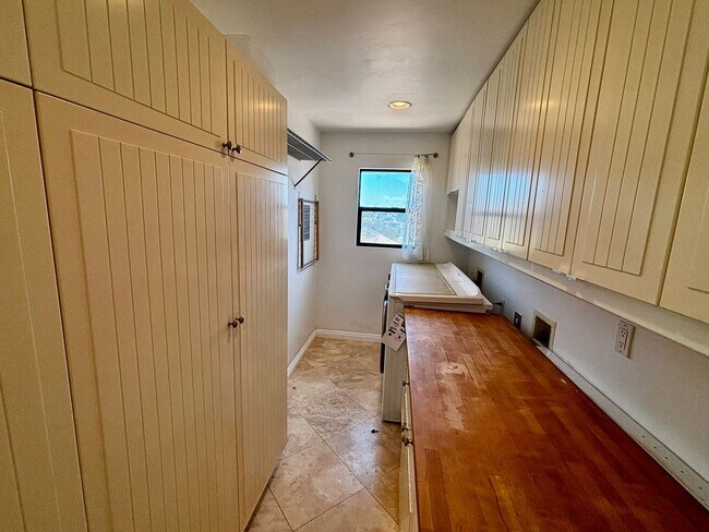 Building Photo - Beautiful La Jolla Alta Home!